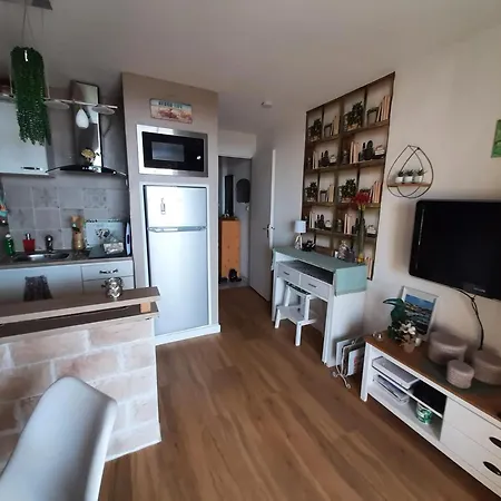 Appartement Charmant A Bandol 30 M² Avec Vue Sur La Mer. Apartman