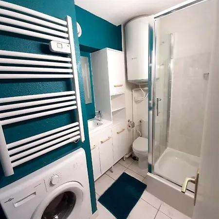 Apartment D'une Avec Vue Sur La Et Wifi A A 1 Km De La